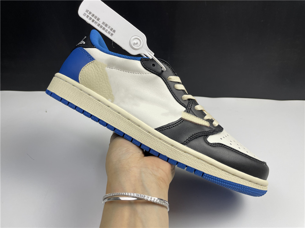 Top Quality Men Women With Original Box 1s Basketball Shoes Travis Scotts 1 Low Sports Luxury Designer Trainer Sneakers Athletic Shoes, As picture
Top Quality Men Women With Original Box 1s Basketball Shoes Travis Scotts 1 Low Sports Luxury Designer Trainer Sneakers Athletic Shoes, As picture