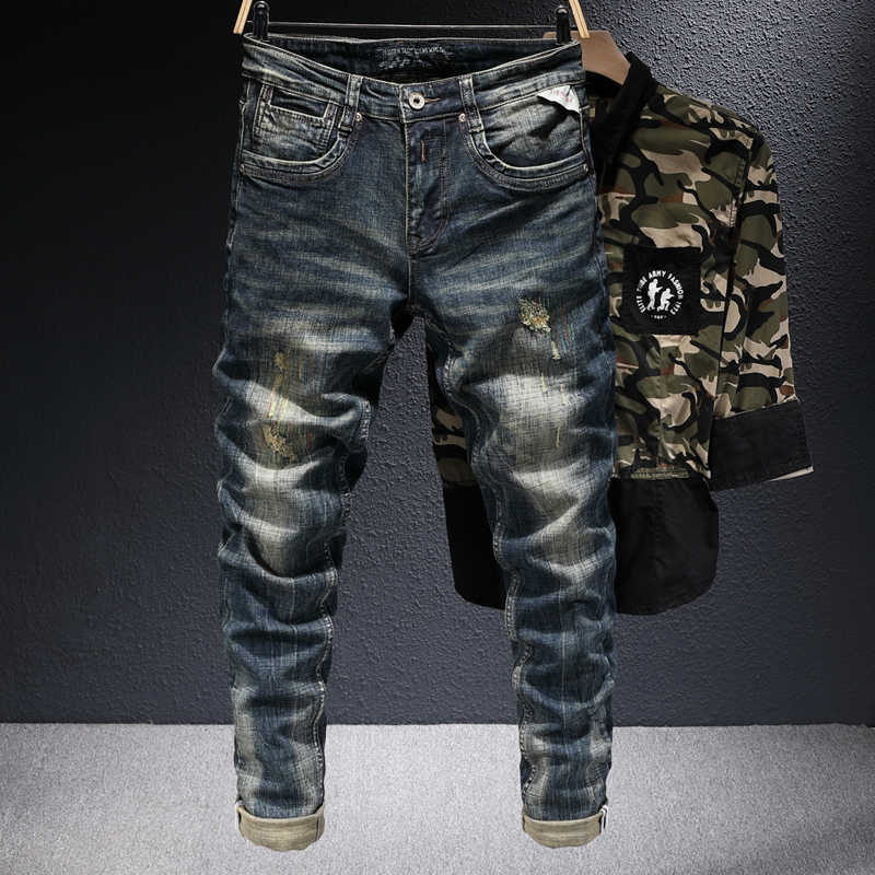 Italian Style Fashion Men Jeans Retro Black Blue Embroidery Elastic Cotton Ripped Denim Trousers Slim Fit Vintage Designer Pants
Italian Style Fashion Men Jeans Retro Black Blue Embroidery Elastic Cotton Ripped Denim Trousers Slim Fit Vintage Designer Pants