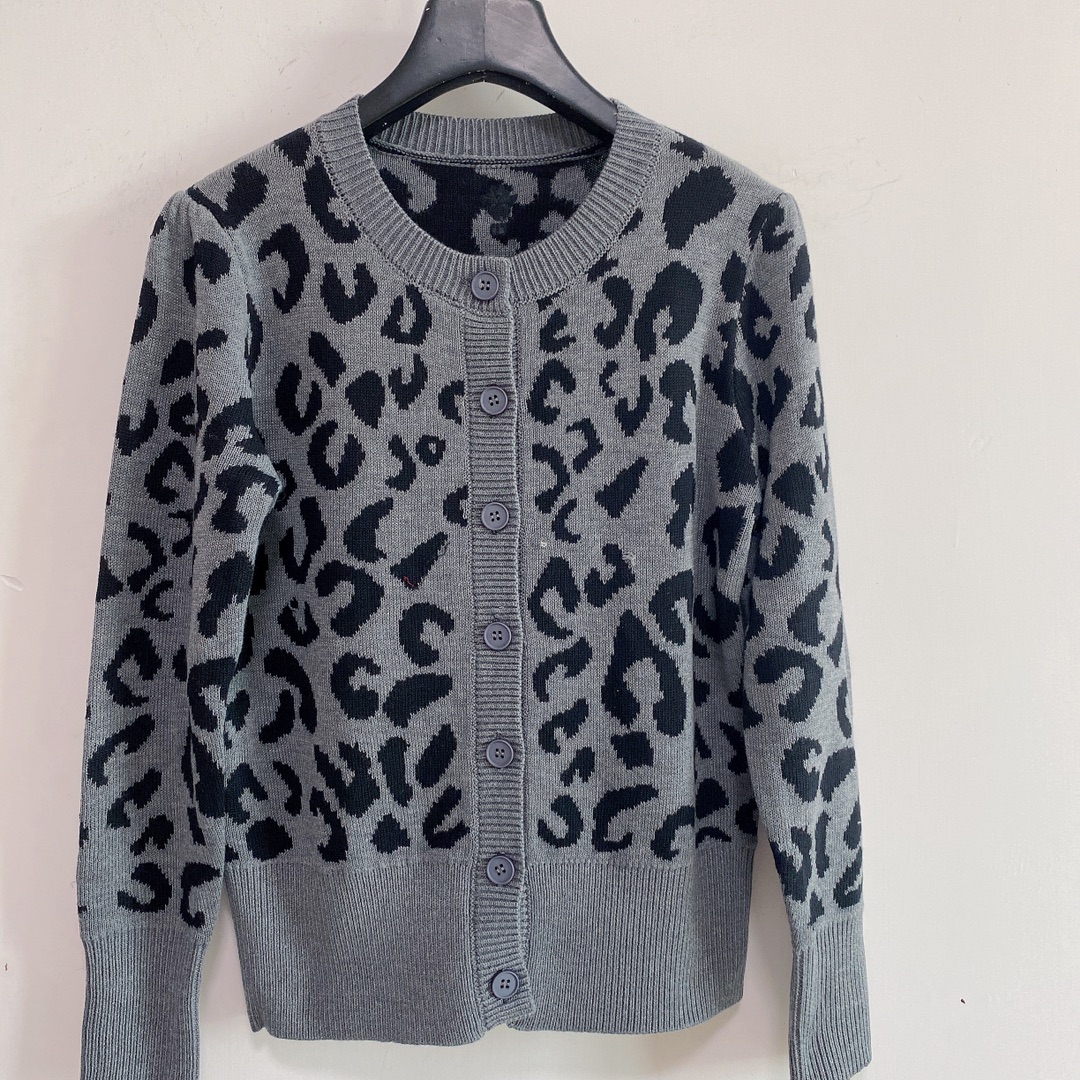 2021 WomenS Sweaters Clothing Long Sleeve Leopard Pattern Cardigan Wit Buttons Designer Brands Sweater Knitting Shirt, White;black
2021 WomenS Sweaters Clothing Long Sleeve Leopard Pattern Cardigan Wit Buttons Designer Brands Sweater Knitting Shirt, White;black