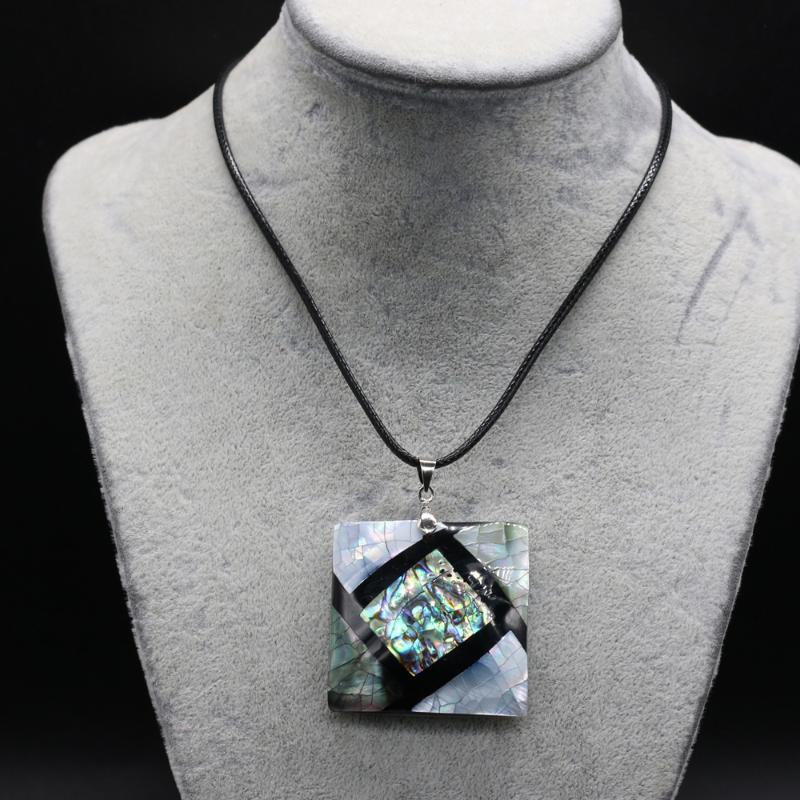 Pendant Necklaces Charm 100% Natural Retro Square Shape Abalone Shell Necklace Men Women Daily Banquet Wear Exquisite Holiday Gifts
Pendant Necklaces Charm 100% Natural Retro Square Shape Abalone Shell Necklace Men Women Daily Banquet Wear Exquisite Holiday Gifts