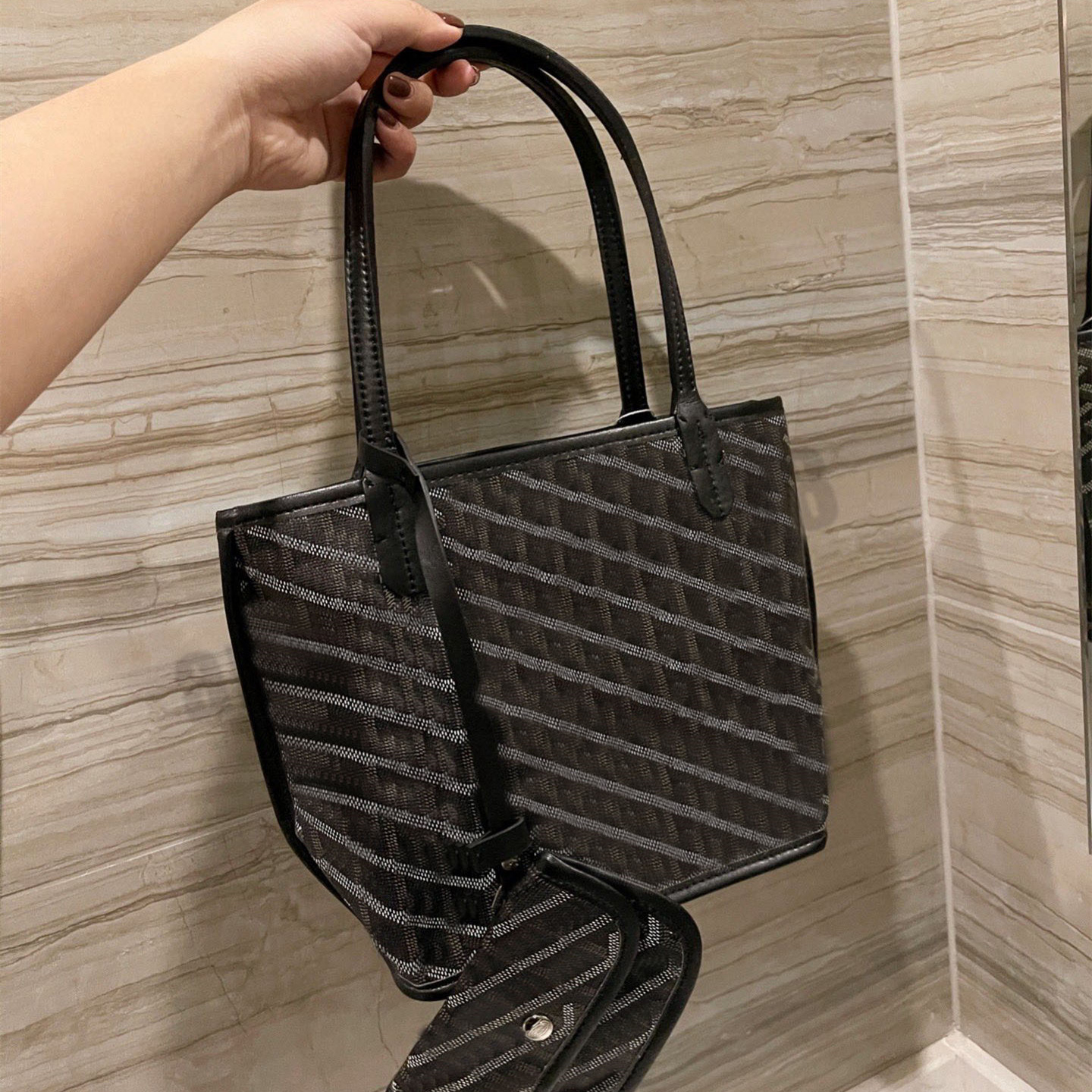 Luxury Designer Brand Fashion Shoulder Dog tooth double-sided Bags Handbags totes shopping High Quality purse phone bag letter print Women wallet 2021 cross body, No bags
Luxury Designer Brand Fashion Shoulder Dog tooth double-sided Bags Handbags totes shopping High Quality purse phone bag letter print Women wallet 2021 cross body, No bags