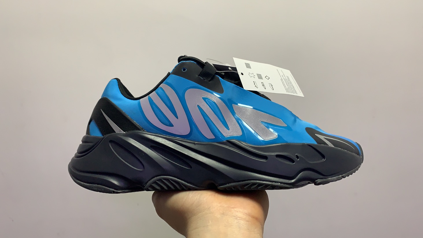 700 mnvn blue Shoes Ashblue 2021 Yecheil Kanye big size 36-48 v2 basf top earth Asriel zyon yecher cinder black reflective men women sneakers 
700 mnvn blue Shoes Ashblue 2021 Yecheil Kanye big size 36-48 v2 basf top earth Asriel zyon yecher cinder black reflective men women sneakers
