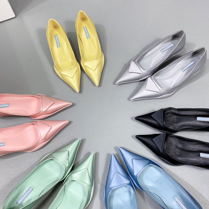 top quality Casual Shoes Designer fashion dress shoes luxury women's brand party black and white gray collar slingbacks size 35-40 with box
top quality Casual Shoes Designer fashion dress shoes luxury women's brand party black and white gray collar slingbacks size 35-40 with box