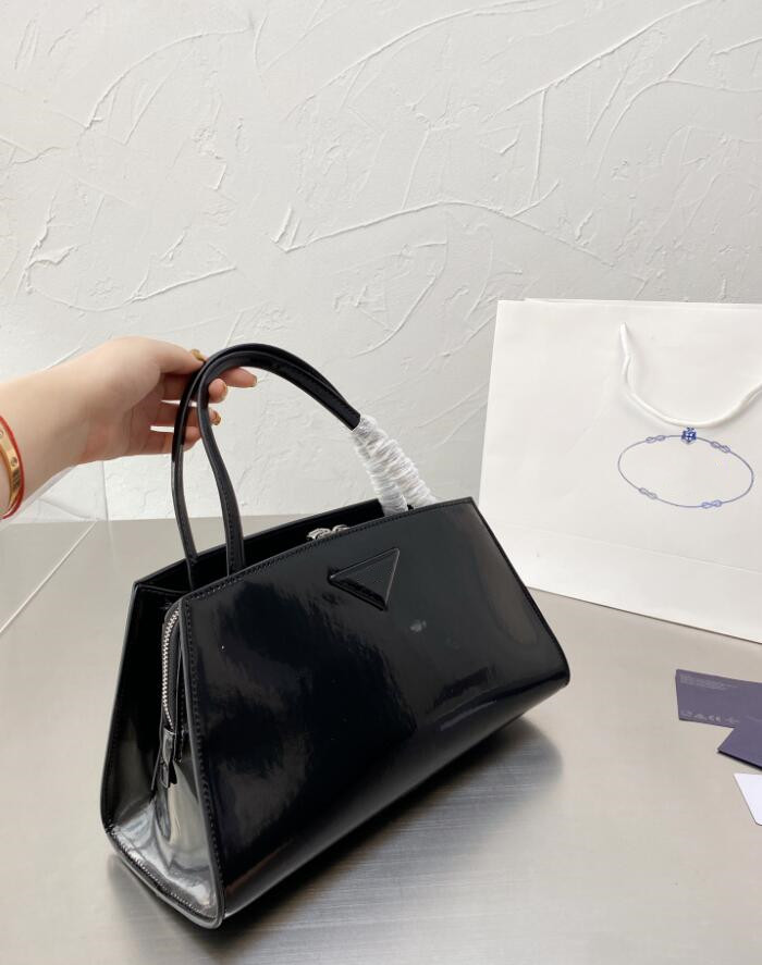 2021 Luxurys Famous Designers Women Shoulder Bag Purse Handbags Totes Handbag Purses Classic Crossbody Bags Lady Tote, Black
2021 Luxurys Famous Designers Women Shoulder Bag Purse Handbags Totes Handbag Purses Classic Crossbody Bags Lady Tote, Black