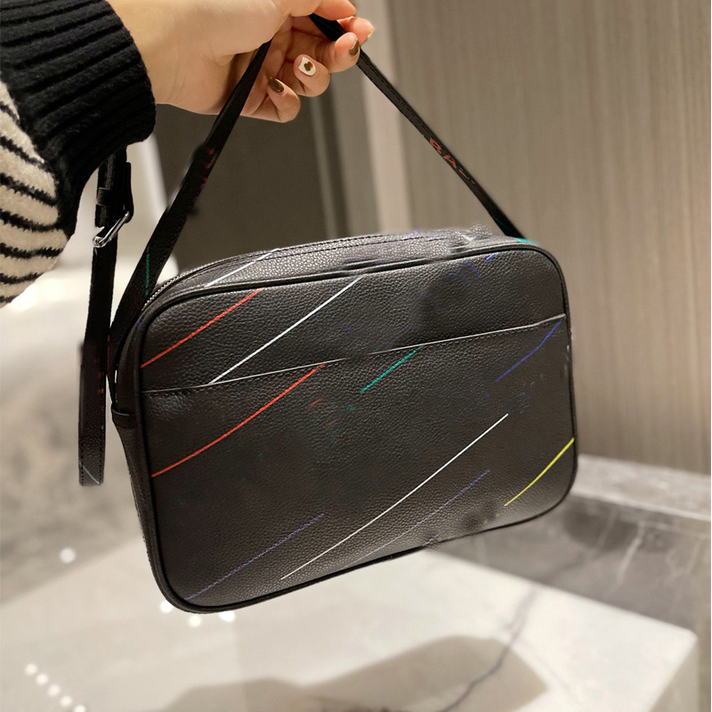 Couple Camera Crossbody Bag Male Female Messenger Bags Sports Letters Pouch Genuine Leather Clutch Ladies Clutches, Black
Couple Camera Crossbody Bag Male Female Messenger Bags Sports Letters Pouch Genuine Leather Clutch Ladies Clutches, Black