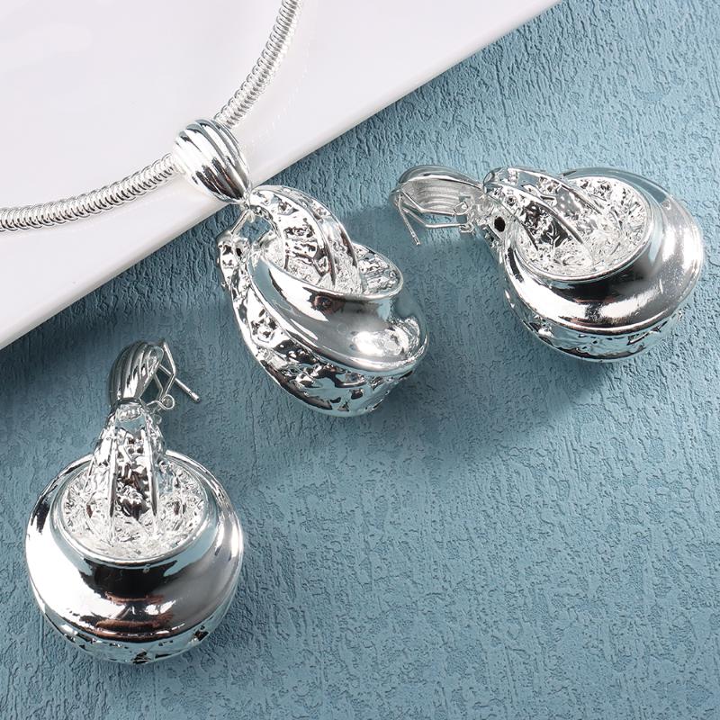Earrings & Necklace Fashion Drop Jewelry Set For African Dubai Large Pendant Silver Women Luxury Party Accessories
Earrings & Necklace Fashion Drop Jewelry Set For African Dubai Large Pendant Silver Women Luxury Party Accessories