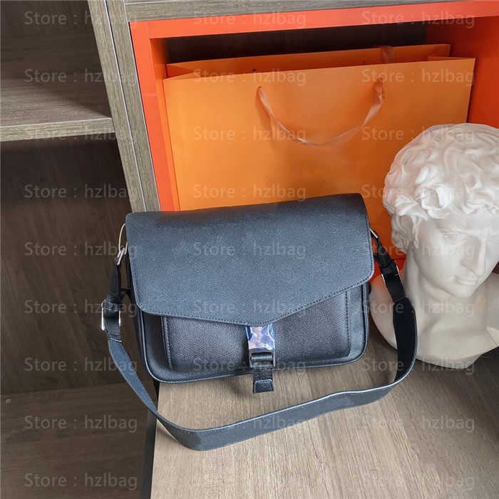 MESSENGERAMA Cross Body Bag tone-on-tone canvas leather Generous capacity Womens and Mens Luxurys Designers Bags, Color 02
MESSENGERAMA Cross Body Bag tone-on-tone canvas leather Generous capacity Womens and Mens Luxurys Designers Bags, Color 02