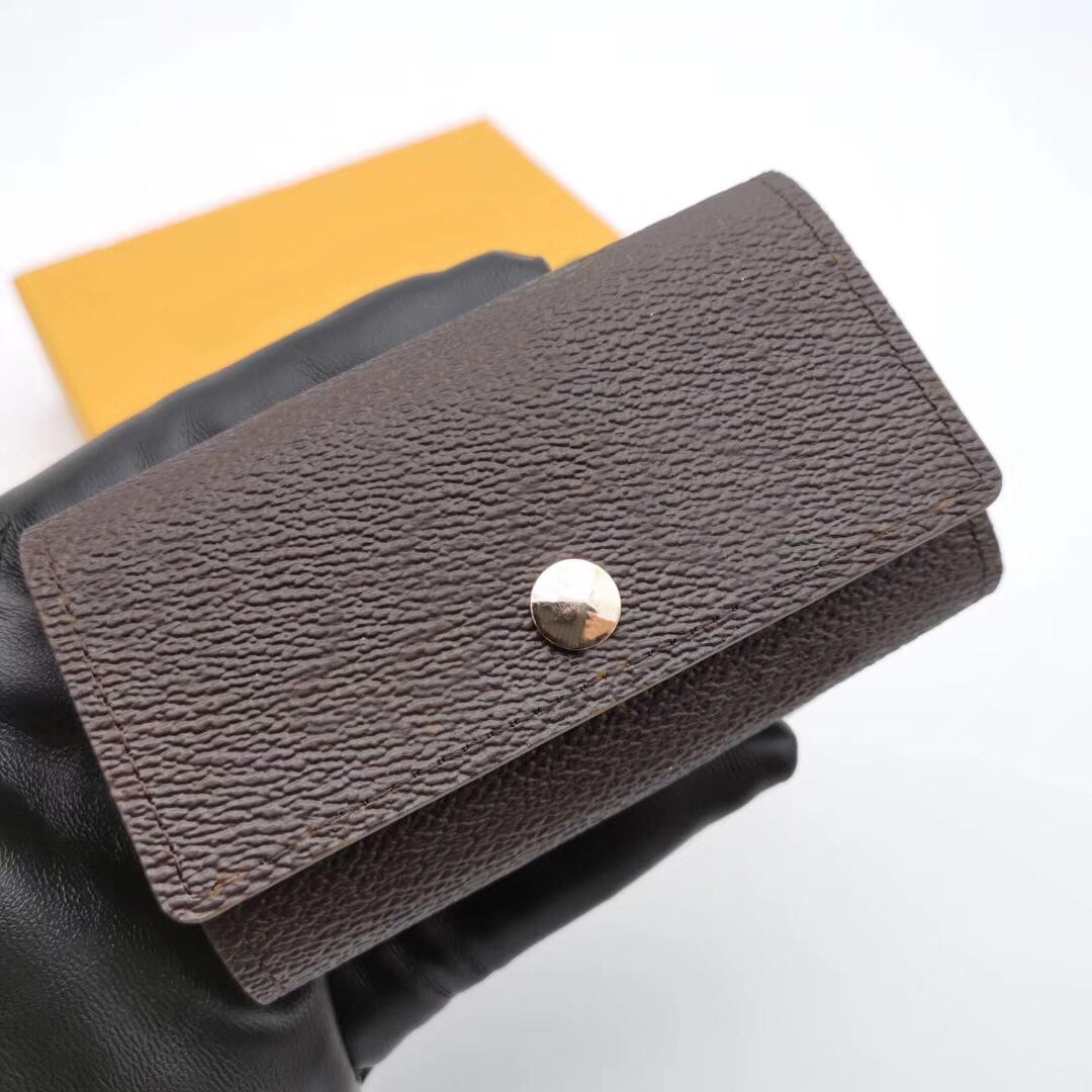 2021 High Quality Keys holder bags wallets original box case buckle chains women men classic fashion #20, Red;blue
2021 High Quality Keys holder bags wallets original box case buckle chains women men classic fashion #20, Red;blue