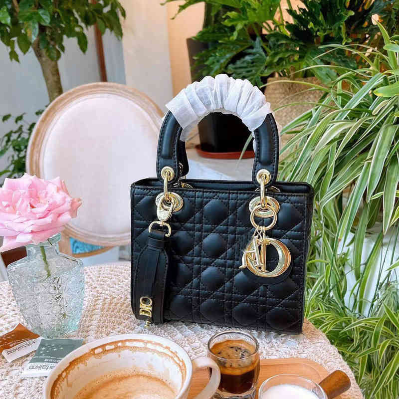 Crossbody Designer Handbags Christain Bag Small Genuine Leather Women's Single Shoulder Diagonal Cross Fashion High-grade Feeling Geling, Black
Crossbody Designer Handbags Christain Bag Small Genuine Leather Women's Single Shoulder Diagonal Cross Fashion High-grade Feeling Geling, Black