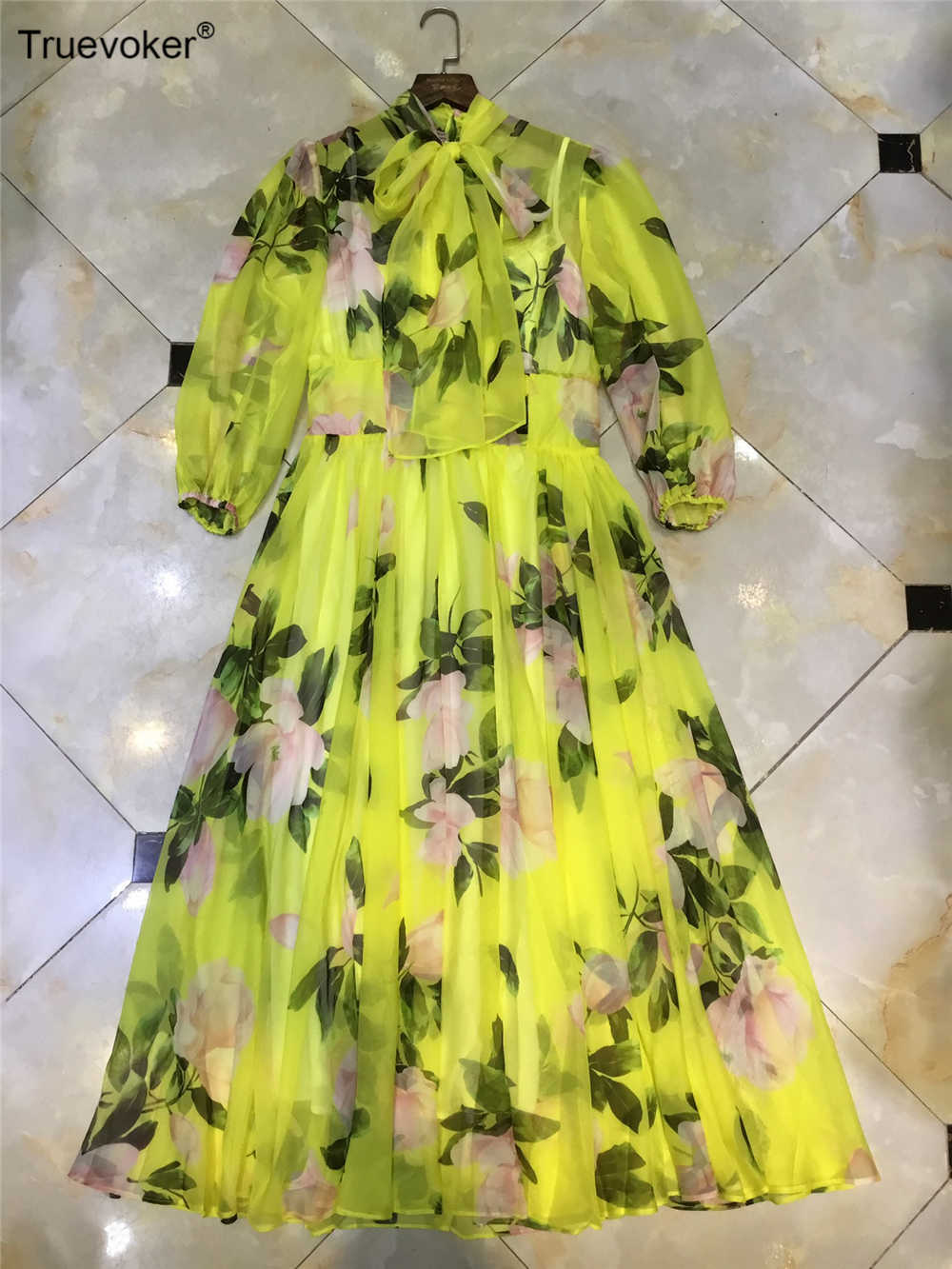 Truevoker Spring Summer Runway Fashion Holiday Dresse' Puff Sleeves Bow Collar Yellow Flower Print Midi Vestidos 210602
Truevoker Spring Summer Runway Fashion Holiday Dresse' Puff Sleeves Bow Collar Yellow Flower Print Midi Vestidos 210602