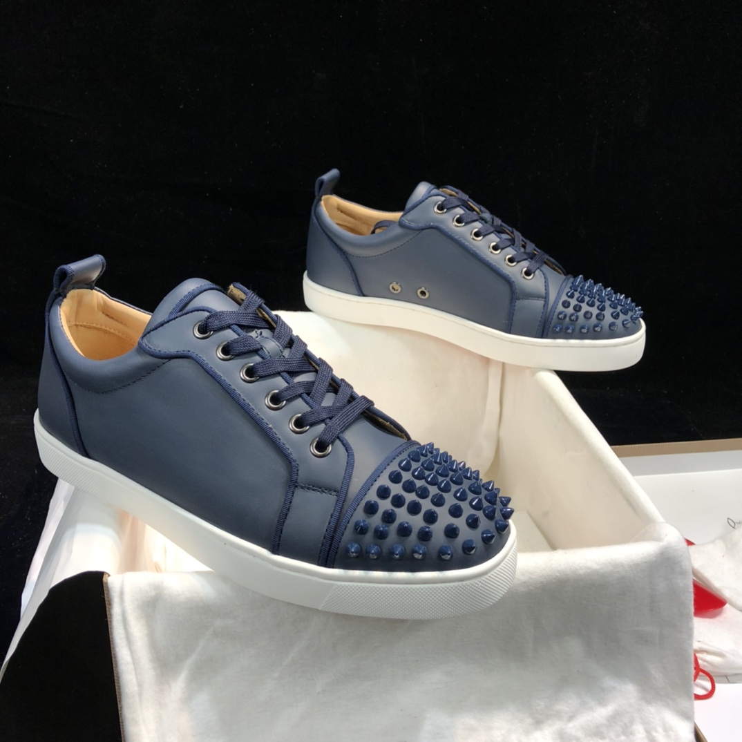2021 red bottom mens designer shoes sneakers dark navy genuine leather prom luxury men casual shoe sports rivet high quality plus size
2021 red bottom mens designer shoes sneakers dark navy genuine leather prom luxury men casual shoe sports rivet high quality plus size
