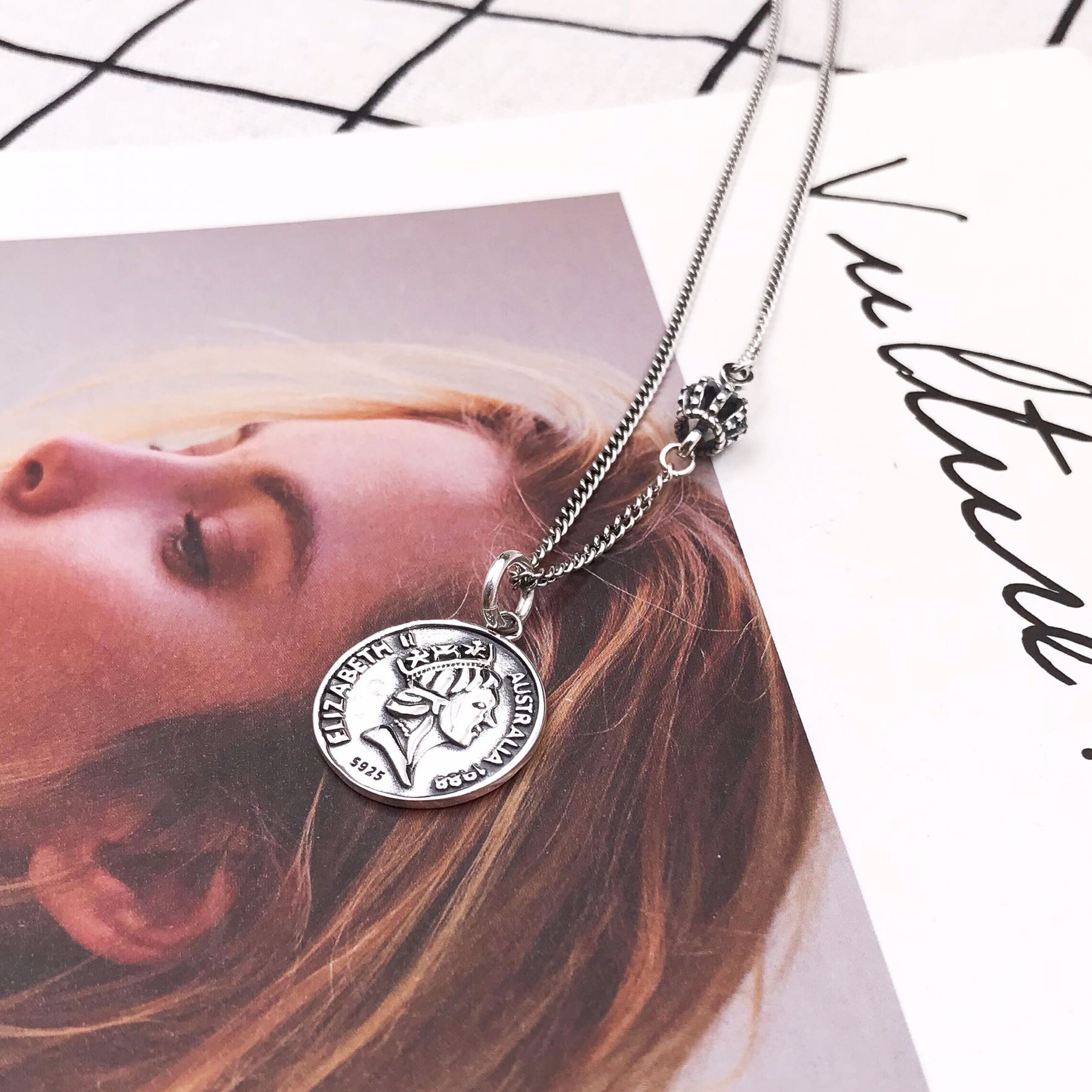 S925 Sterling Silver Necklace Coins Queen Neck lace Fox Pendant Necklaces Jewelry
S925 Sterling Silver Necklace Coins Queen Neck lace Fox Pendant Necklaces Jewelry