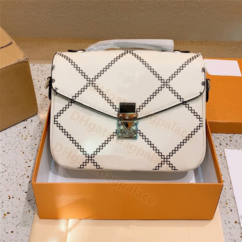 Women Luxurys Fashion Designers Bags 2022 Ladies Matt Black Leather Letters Embroidery Saddle Messenger Lady Handbag Top Quality With Shoulder Strap Purse, No bags
Women Luxurys Fashion Designers Bags 2022 Ladies Matt Black Leather Letters Embroidery Saddle Messenger Lady Handbag Top Quality With Shoulder Strap Purse, No bags