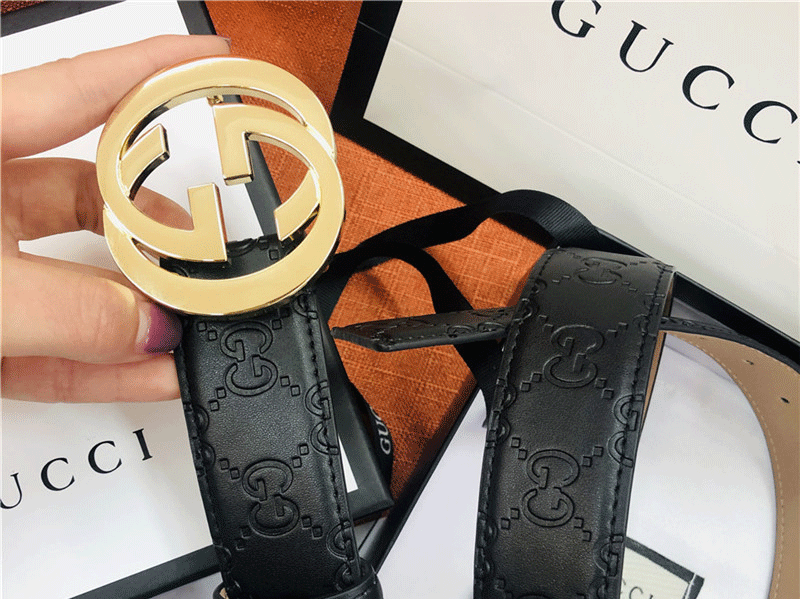 Luxury designer Belt G Buckle Fashion Genuine Leather Women Belts For men Letter Double Big gold classical, With box
Luxury designer Belt G Buckle Fashion Genuine Leather Women Belts For men Letter Double Big gold classical, With box