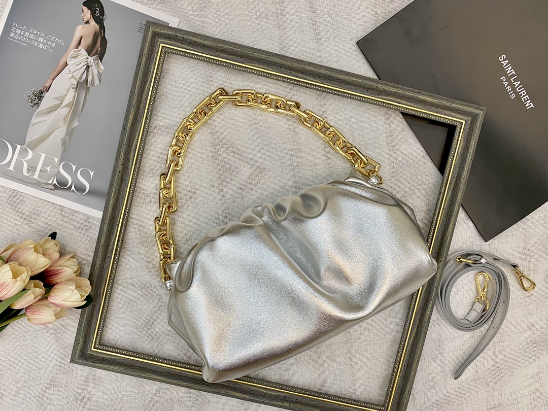 Designers Luxury bags Design Leather Party Plain Handbag Pleated Clouds Bag Drawstring Tote Ruched Single ShoulderPackage Strap Clutch, Customize
Designers Luxury bags Design Leather Party Plain Handbag Pleated Clouds Bag Drawstring Tote Ruched Single ShoulderPackage Strap Clutch, Customize