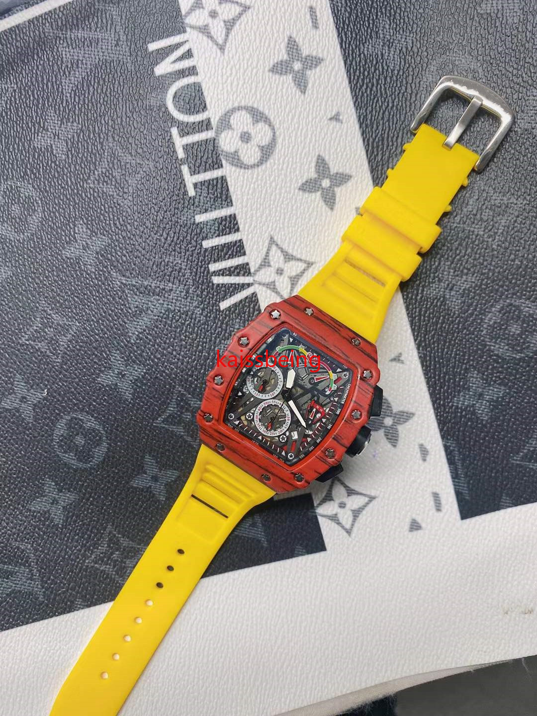 2022 New luxury men and women Leisure sports watch Men's Steel fashion women's silicone quartz couple watch wood
2022 New luxury men and women Leisure sports watch Men's Steel fashion women's silicone quartz couple watch wood