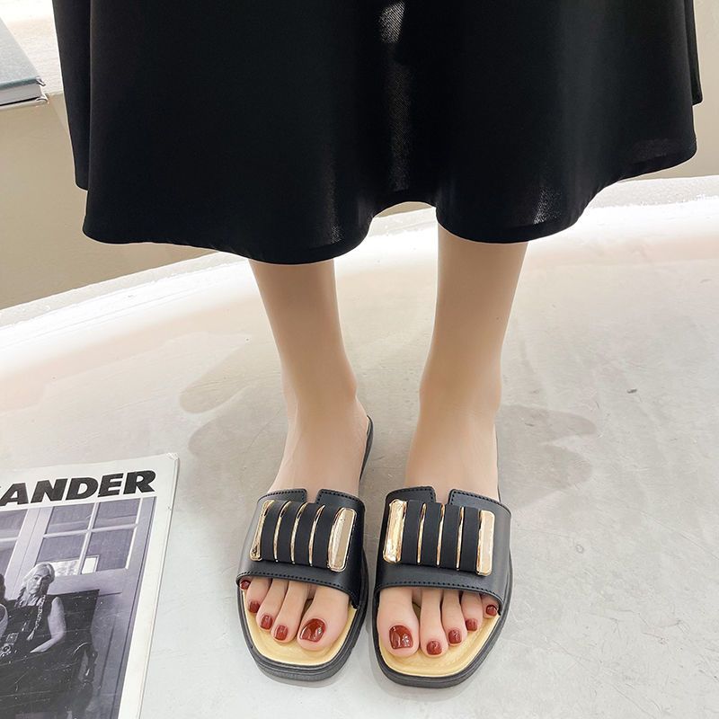 Summer Fashion New Style Slippers Women Outdoor Fashion Leisure Shopping Beach Sandals Comfortable Slip