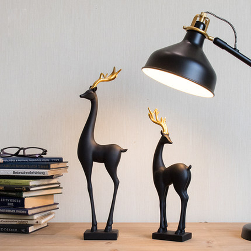 Deer Home Decoration Accessories European Living Room Decorative Figurine Cabinet Creative Resin Desktop Ornaments 210414