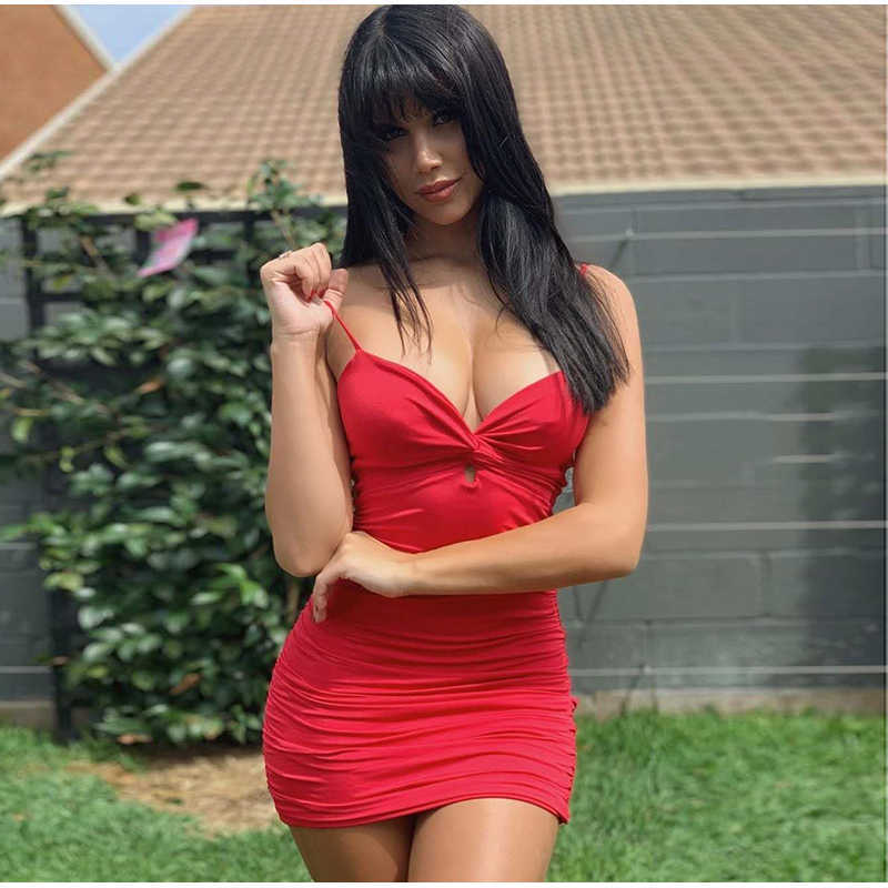 Colysmo 2 Layers Sexy Party Dress Women Summer Deep V-neck Spaghetti Straps Pleated Bodycon Chest Twisted Beach 210527