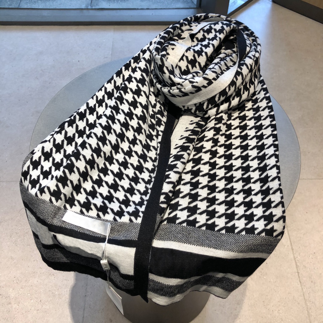 Fashion Designer Winter Cashmere Scarf Women 2021 Letter Flower Silk Lace Ring Luxury Shawl Scarfs 180 * 30cm With Box 21082701W, Blue;gray
Fashion Designer Winter Cashmere Scarf Women 2021 Letter Flower Silk Lace Ring Luxury Shawl Scarfs 180 * 30cm With Box 21082701W, Blue;gray