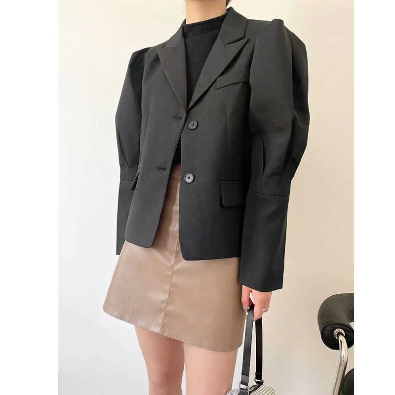 XITIMEAO Women Fashion Casual Wear Single Breasted Blazers Coat Vintage Puff Sleeve Female Loose Short Outerwear Chic Tops 210602