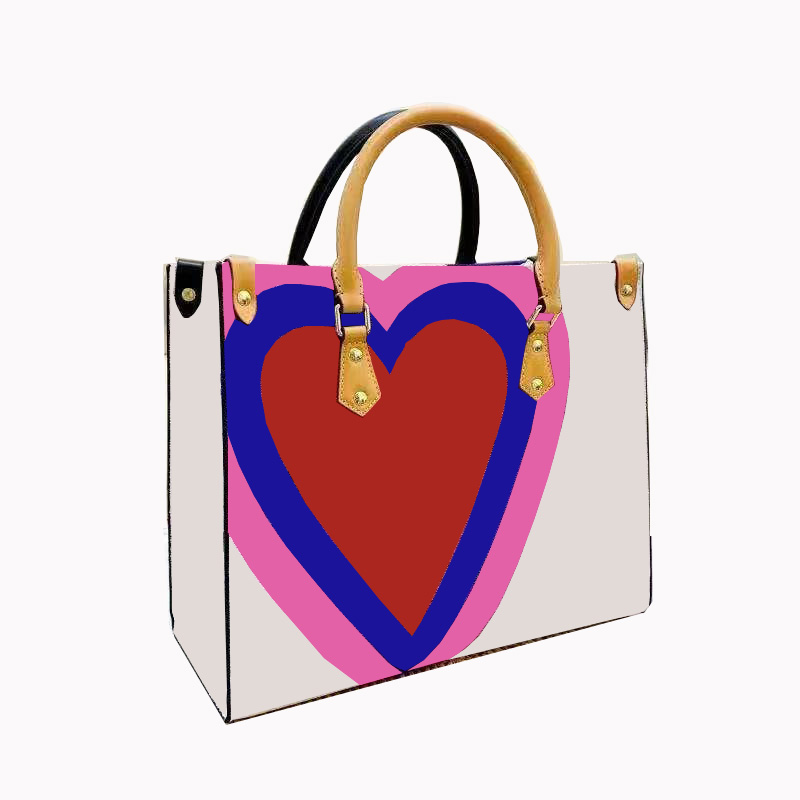 2021 high-end luxury fashion bag heart-shaped pattern letter flower brand two-size white black large-capacity PU handbag fast delivery
2021 high-end luxury fashion bag heart-shaped pattern letter flower brand two-size white black large-capacity PU handbag fast delivery