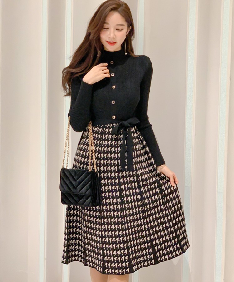 Arrived Korean Autumn Elegant Knitted Plaid Patchwork Women Dress Long Sleeve O-neck Lace-up Bow Pleated Midi Dresses 210519