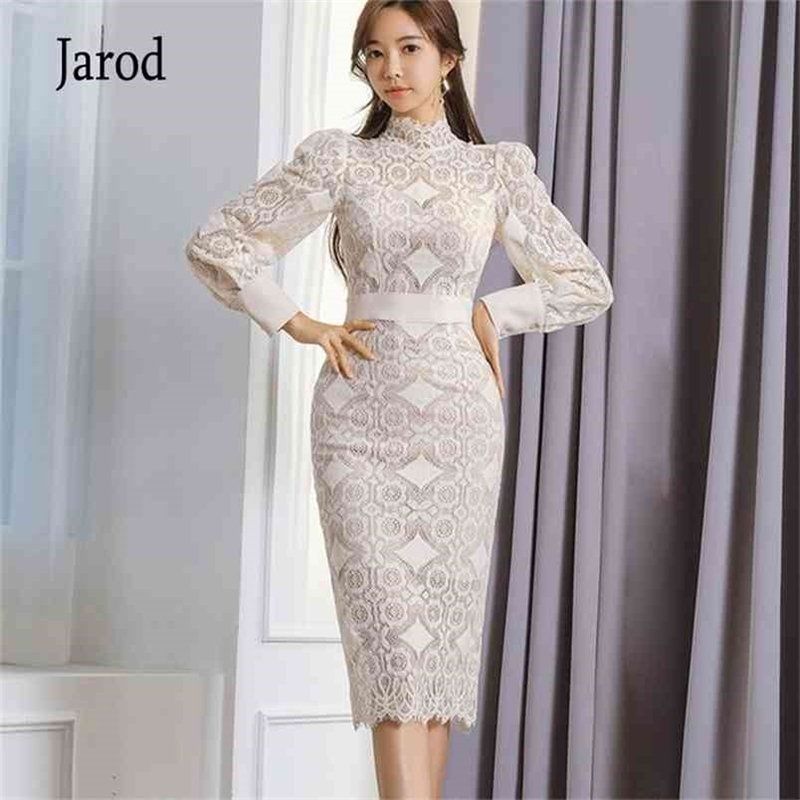 Korea Ladies white Lace Stand Neck Puff Long Sleeved High Waist Slim Pencil Bodycon Midi Sexy Full Party Dress 210519, Picture color
Korea Ladies white Lace Stand Neck Puff Long Sleeved High Waist Slim Pencil Bodycon Midi Sexy Full Party Dress 210519, Picture color