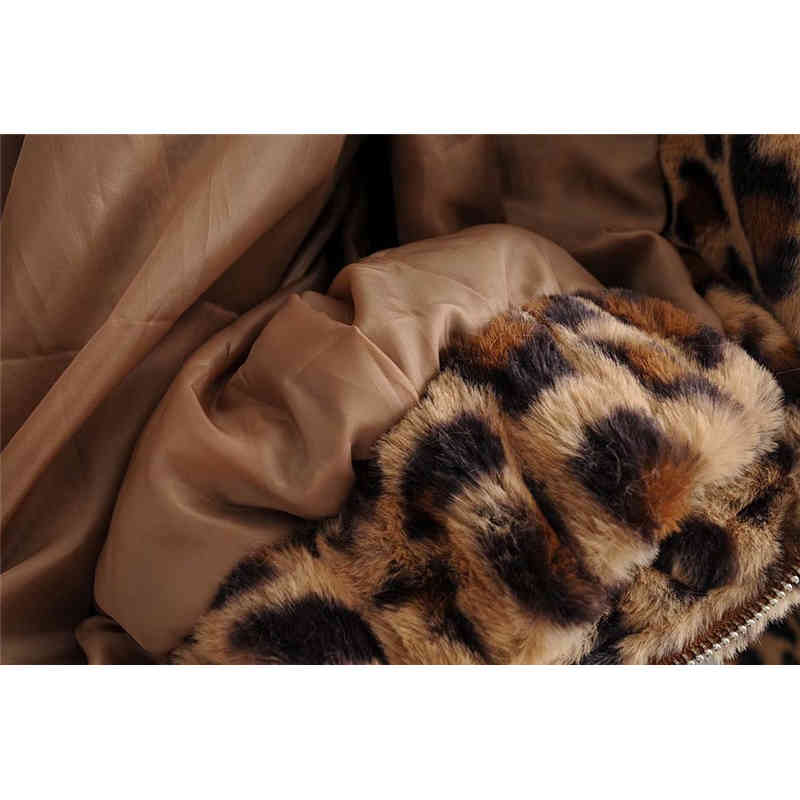 Evfer Winter Ladies Leopard Print Vintgae Think Jackets Outwear Women Fashion Animal Autumn Hairy Loose Coats Chic 210421