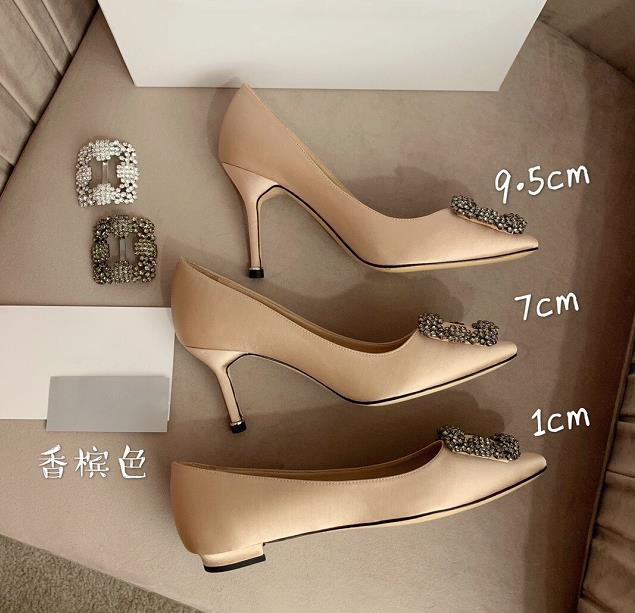 2022 Dress Shoes High classic Snowflake Button high heel Flats Genuine leather imported pure silk, sheepskin inside, 16 colors, 3 heights, 35-41, Price difference /do not select
2022 Dress Shoes High classic Snowflake Button high heel Flats Genuine leather imported pure silk, sheepskin inside, 16 colors, 3 heights, 35-41, Price difference /do not select