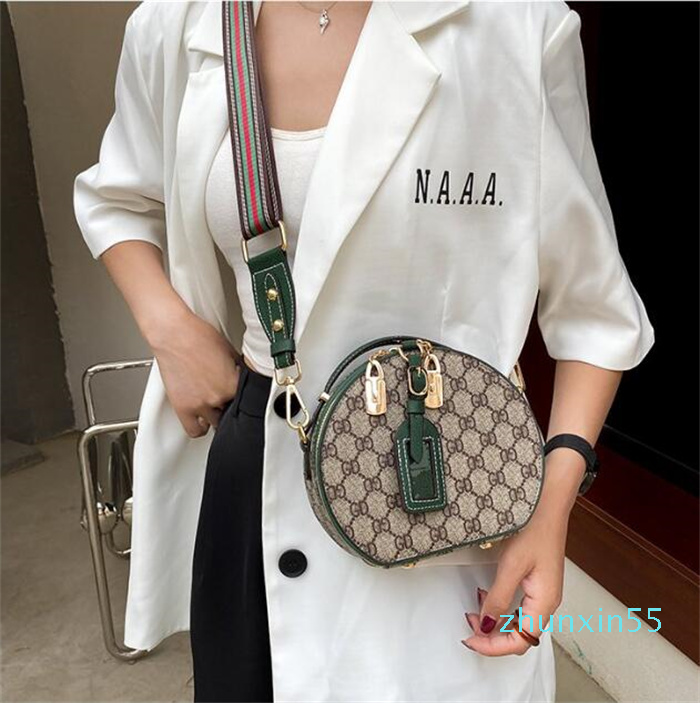 702 Women Luxurys Designers Bags Crossbody High Quality Handbags Womens Purses Shoulder Shopping Totes Bag 123, W5
702 Women Luxurys Designers Bags Crossbody High Quality Handbags Womens Purses Shoulder Shopping Totes Bag 123, W5
