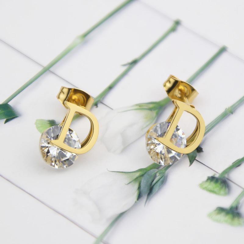 Stud The Ultra - Flash Letter Folder Crystal Earrings Fashion Wild Women 's Titanium Anti Allergic Jewelry Wholesale
Stud The Ultra - Flash Letter Folder Crystal Earrings Fashion Wild Women 's Titanium Anti Allergic Jewelry Wholesale