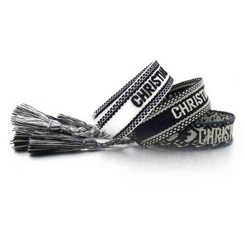 Fashion Luxury d Brand Bracelets Famous Designer Jewelry Handmade Signature Embroidered Daisy Cotton Women Men's Woven Fabric Tassel 927T
Fashion Luxury d Brand Bracelets Famous Designer Jewelry Handmade Signature Embroidered Daisy Cotton Women Men's Woven Fabric Tassel 927T