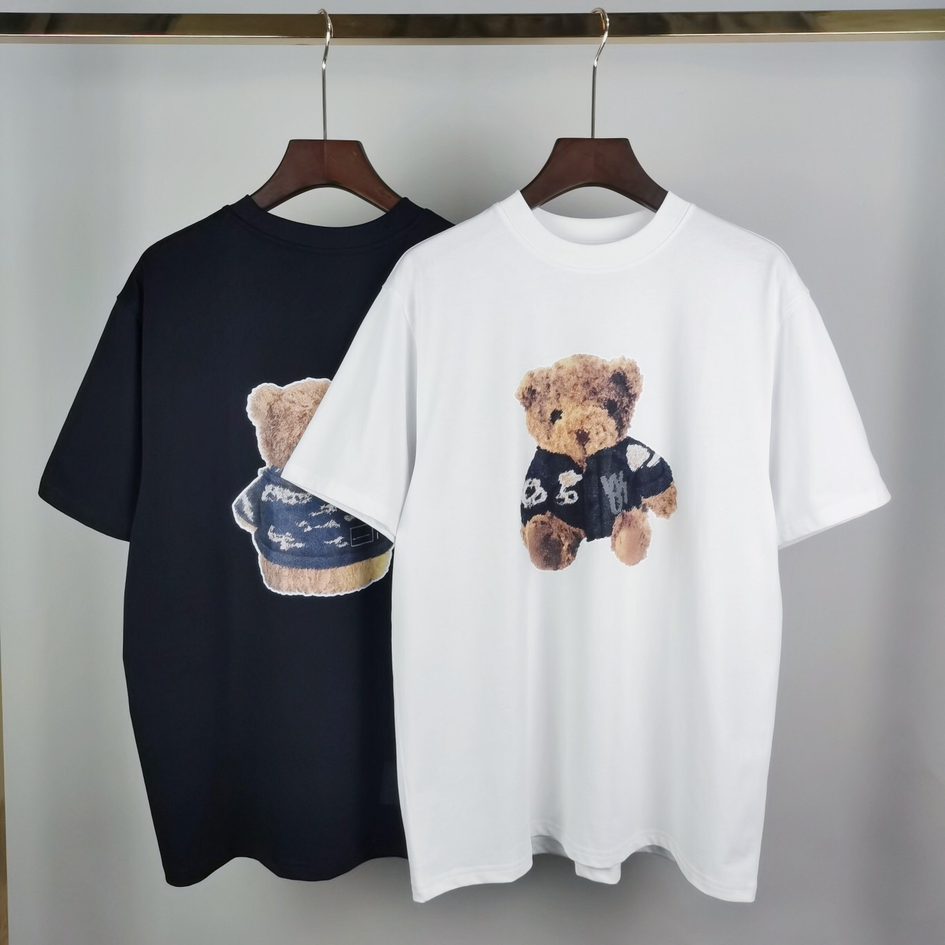 2021 Women Mens Designers T Shirts Tshirts Fashion Animal Letter Printing Short Sleeve Lady Tees Luxurys Womens Casual Clothes a23, Gift package
2021 Women Mens Designers T Shirts Tshirts Fashion Animal Letter Printing Short Sleeve Lady Tees Luxurys Womens Casual Clothes a23, Gift package