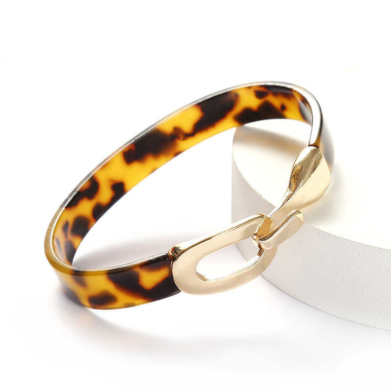 New Europe and America Fashion Acrylic Leopard Black Red Bangles Alloy Buckle for Women Girl Alloy Acrylic Bracelets Jewelry2020 Q0719
New Europe and America Fashion Acrylic Leopard Black Red Bangles Alloy Buckle for Women Girl Alloy Acrylic Bracelets Jewelry2020 Q0719