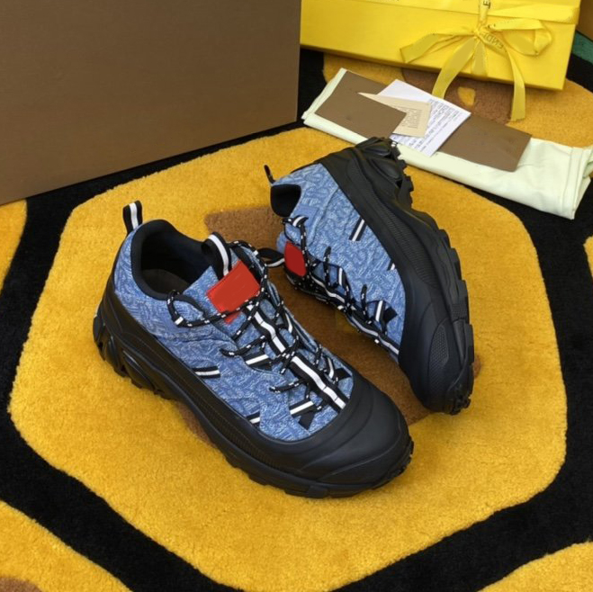 Top Quality brand men shoes luxury designer Patent Trainers sneakers Lace-up Casual Leather with printed canvas Mosaic a variety of materials size38-44, Add me whatsapp
Top Quality brand men shoes luxury designer Patent Trainers sneakers Lace-up Casual Leather with printed canvas Mosaic a variety of materials size38-44, Add me whatsapp