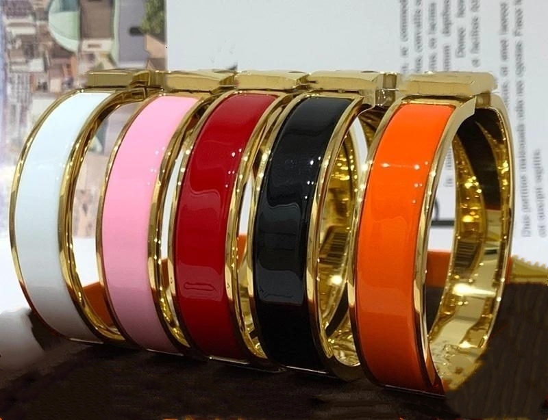 Fashion Enamel Rainbow Stainless Steel Bangle Women Men Gold Silver h Bracelets Love designer jewelry with Original velvet bag
Fashion Enamel Rainbow Stainless Steel Bangle Women Men Gold Silver h Bracelets Love designer jewelry with Original velvet bag