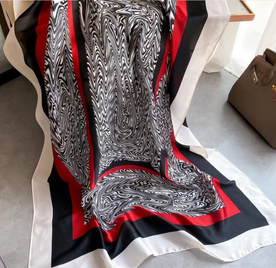 2021ss Big Size Women Letter Printing Embroidery Scarf Pure Silk Summer Print Foulard Satin Scarves Women Luxury Brand Designer Shawls Kerchief Size:180*90cm
2021ss Big Size Women Letter Printing Embroidery Scarf Pure Silk Summer Print Foulard Satin Scarves Women Luxury Brand Designer Shawls Kerchief Size:180*90cm