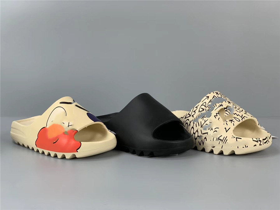 2021 Kanye West Slides Graffiti Bone Resin Desert Sand Rubber Slippers Summer Brown Flat Men Women Beach Foam Runner big size 36-47, Black
2021 Kanye West Slides Graffiti Bone Resin Desert Sand Rubber Slippers Summer Brown Flat Men Women Beach Foam Runner big size 36-47, Black