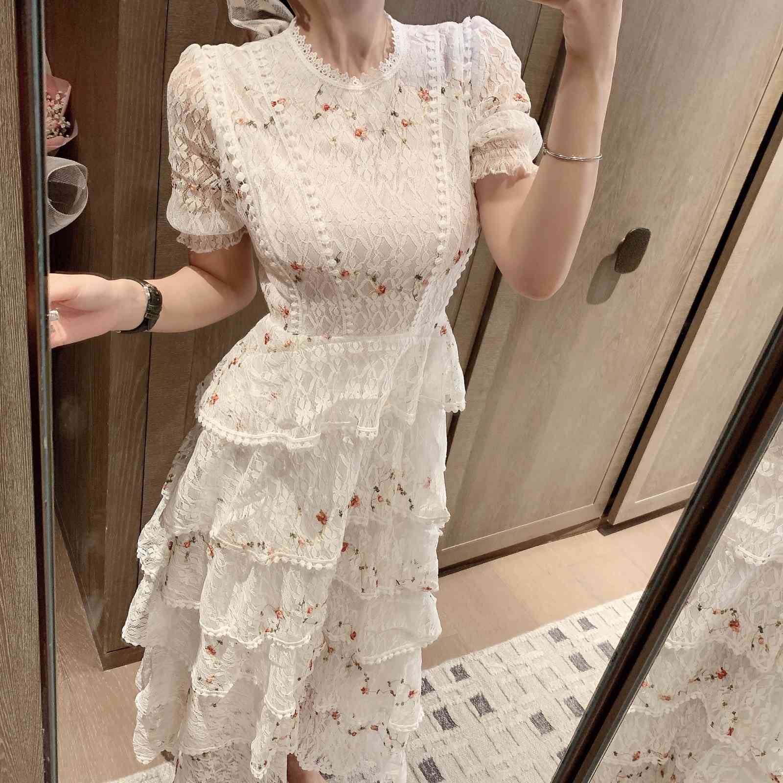 Runway Women Floral Lace Embroidery Party Dress Retro Elegant Fashion O-Neck Short Sleeve Sweet High Waist Long 210519