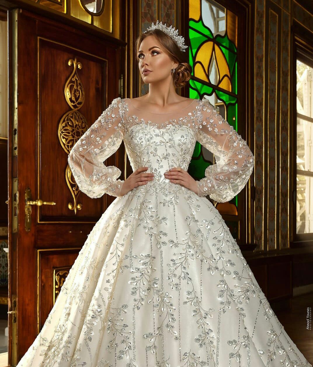 Gorgeous Dubai Crystal Ball Gown Wedding Dresses Sheer Neck Beading Long Sleeve Bridal Gowns Princess Bride Dress