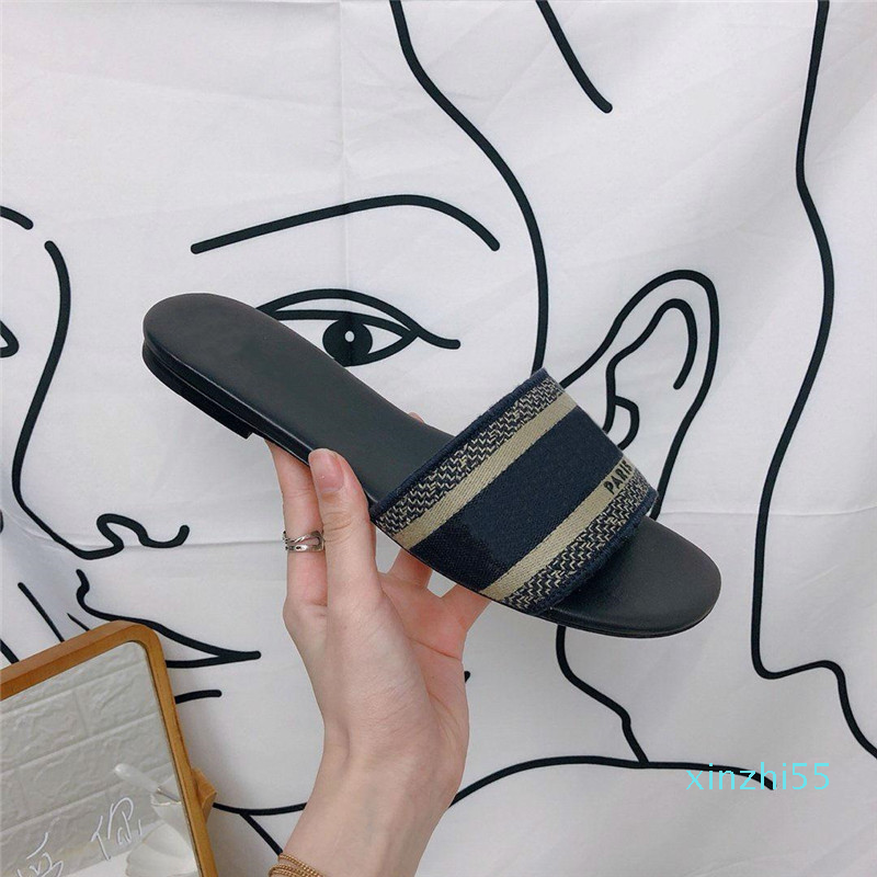 luxury Designer Leather Ladies Sandals Summer Flat Slipper fashion beach woman Big head Slipper Rainbow letters designer slippers, Color 1
luxury Designer Leather Ladies Sandals Summer Flat Slipper fashion beach woman Big head Slipper Rainbow letters designer slippers, Color 1