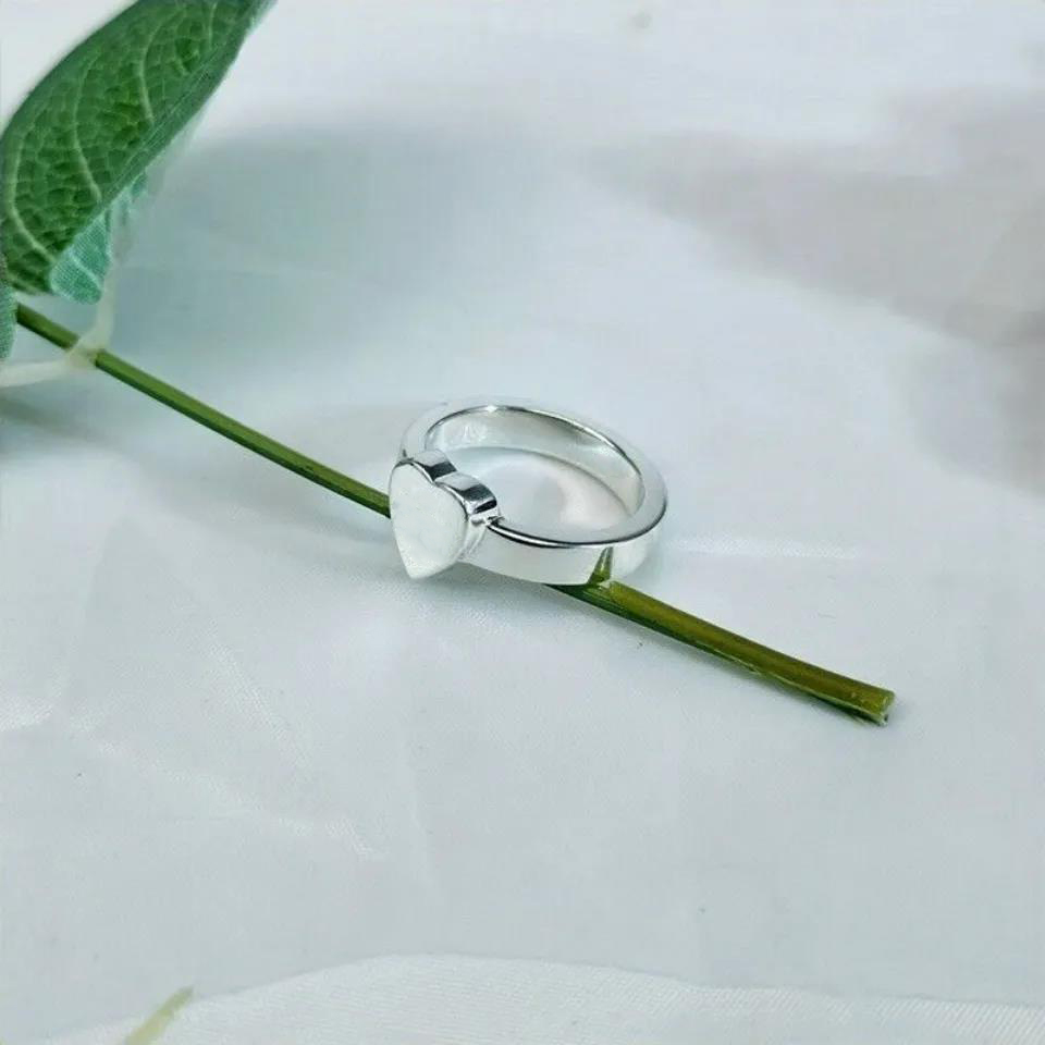 luxurys designers fashion luxury men's and women's band rings lovers couple jewelry personality simplicity good nice, Silver
luxurys designers fashion luxury men's and women's band rings lovers couple jewelry personality simplicity good nice, Silver