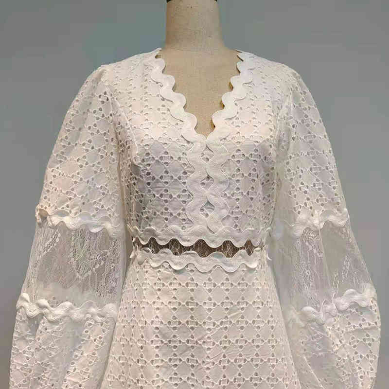 DEAT Women White Hollow Out Embroidery Above Knee Dress New V-Neck Lantern Sleeve Loose Fashion Tide Spring Summer GX273 210428