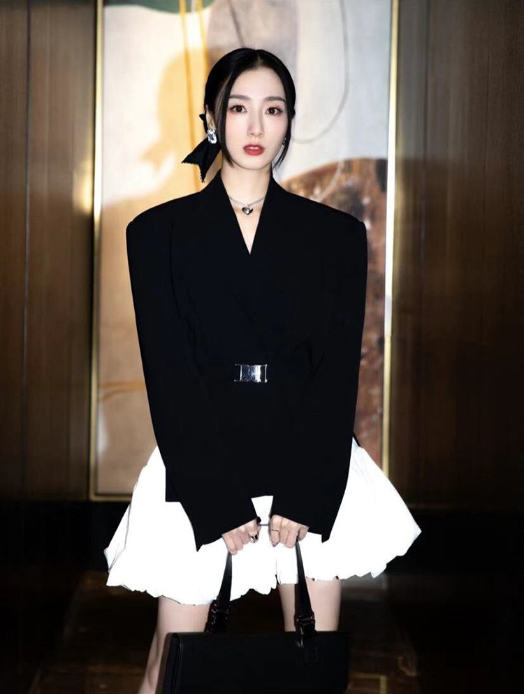 [DEAT] Notched Collar Solid Color Side Split Cut Belt Irregular Suit Coat Temperament British Style Suit Spring GX659 210428