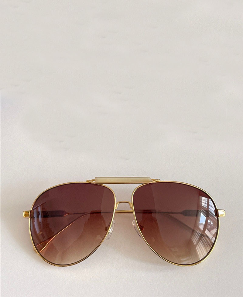 Womens/Men Square Sunglasses Black/Gold Frame Gold Mirrored Lens FASHION With original Case NUMD211002-3
Womens/Men Square Sunglasses Black/Gold Frame Gold Mirrored Lens FASHION With original Case NUMD211002-3