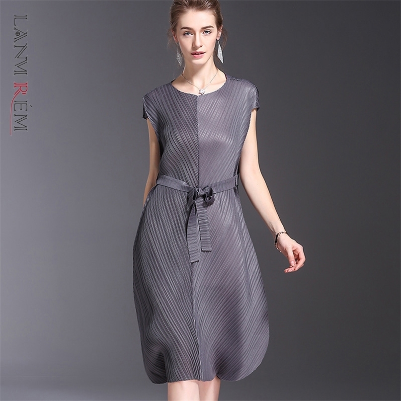 Women Pleated Big Size Irregular Bandage Dress Round Neck Sleeveless Loose Fit Fashion Summer 2E1610 210526, Black
Women Pleated Big Size Irregular Bandage Dress Round Neck Sleeveless Loose Fit Fashion Summer 2E1610 210526, Black