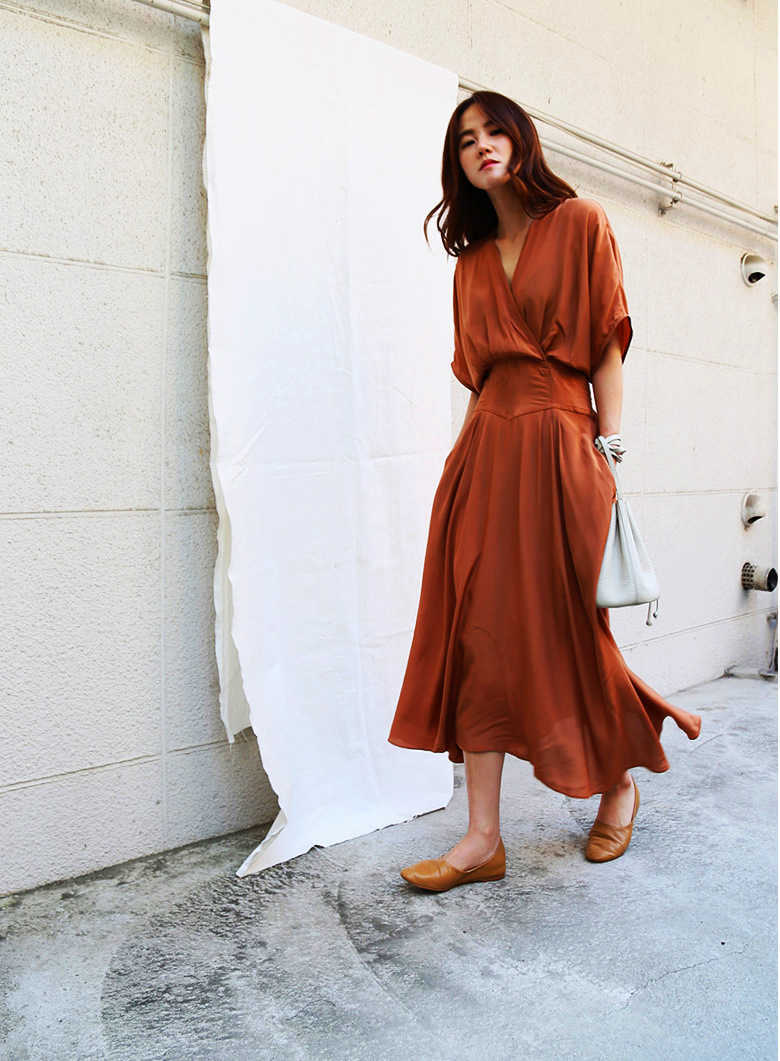 SuperAen Korea Waist Hugging V-neck Fashion Sexy Dress England Style Loose Solid Batwing Sleeve Dress Women 210630