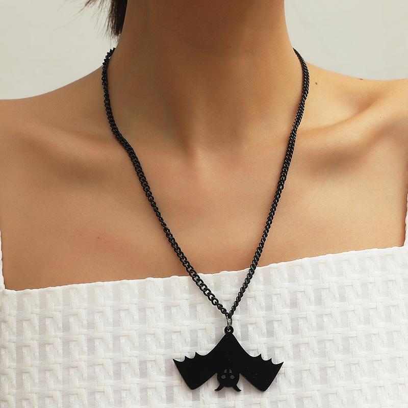 Pendant Necklaces Acrylic Black Bat Exaggerated Necklace For Women Men Halloween Personality Women's Female Jewelry Gift Party
Pendant Necklaces Acrylic Black Bat Exaggerated Necklace For Women Men Halloween Personality Women's Female Jewelry Gift Party