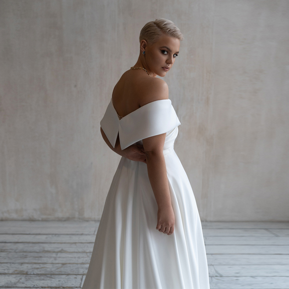 New Wedding Dress Plus Size 2021 Off The Shoulder Simple A Line Soft Satin Bridal Gown Sweep Train for Big Bride